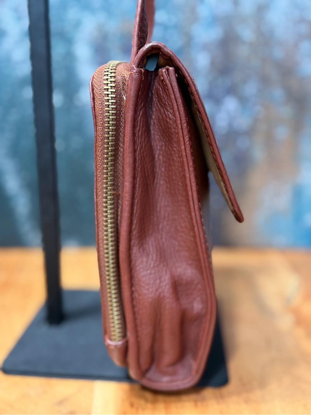 American Leather Co. Minimalist Kansas Leather Crossbody Bag Brandy Brown - Picture 9 of 13